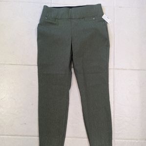 Maurices Small cropped olive green pants